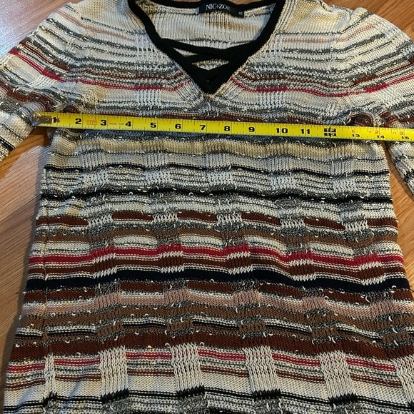 NIC+Zoe Long Sleeve V Neck Crossover Strap Red Hills Sweater - Picture 4 of 8